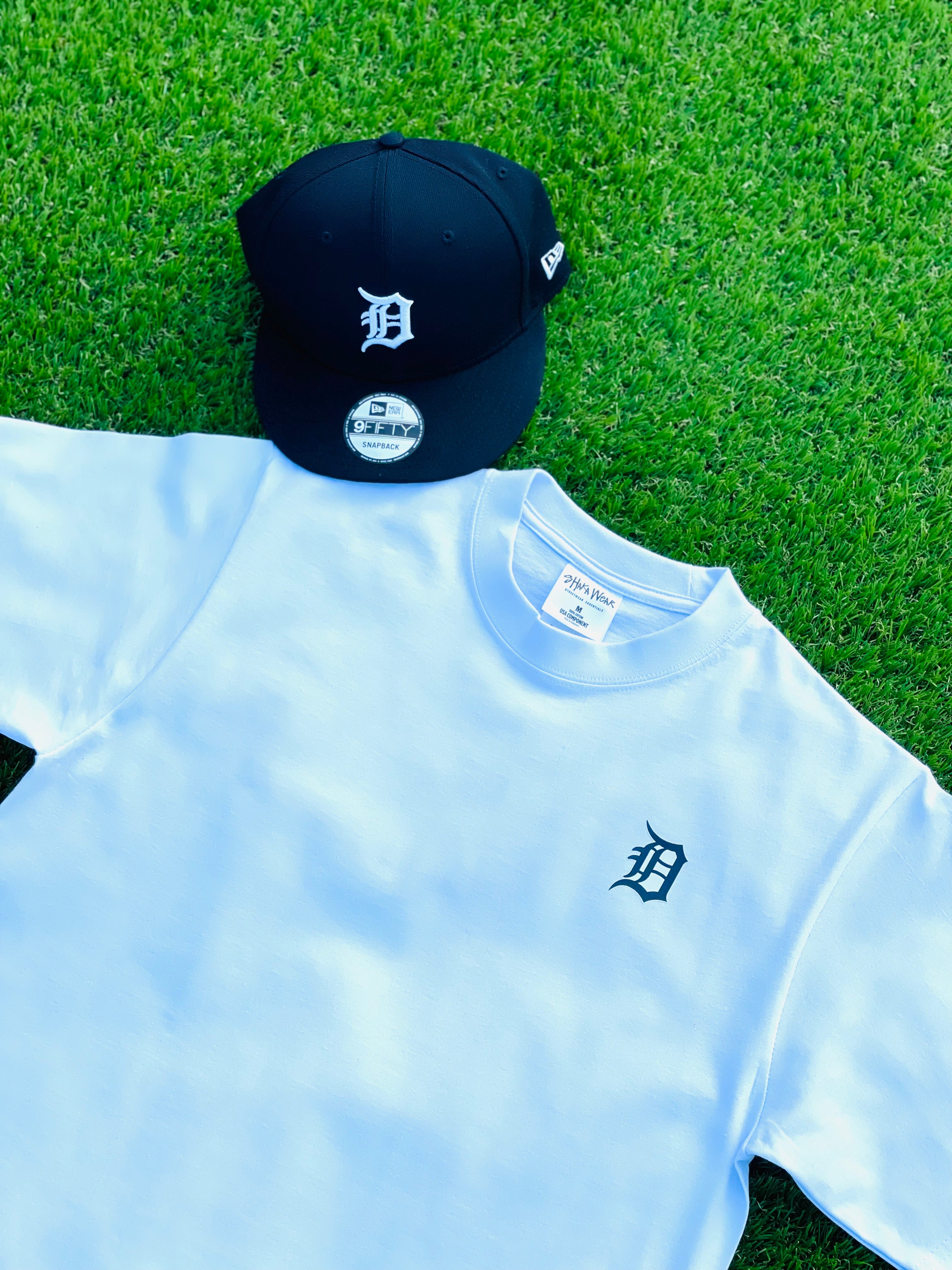 The Detroit Tee - (Navy Blue English D)